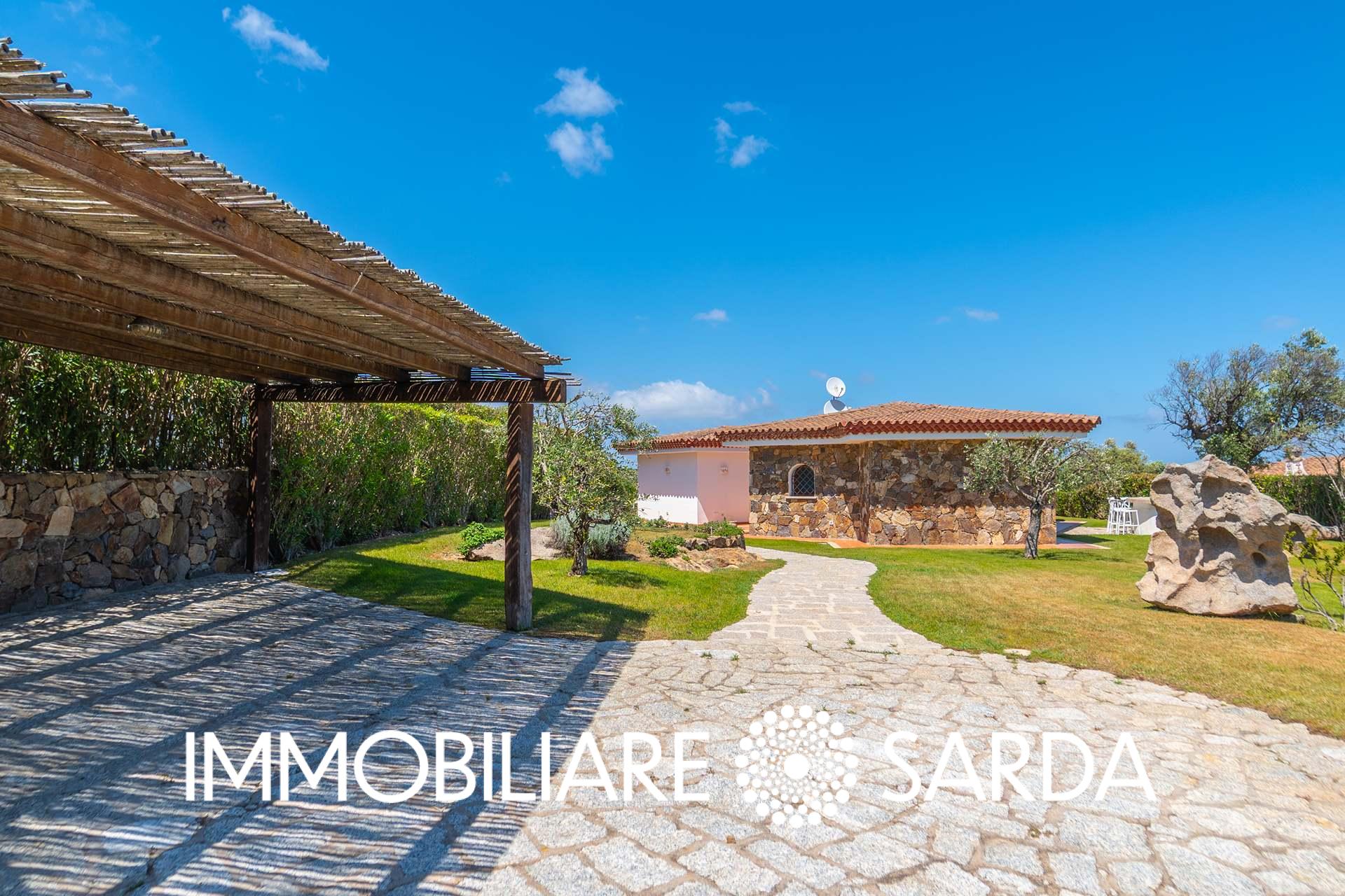 PLI-08-25 - Panoramic Villa with Pool and Private Garden Just Minutes from Palau image