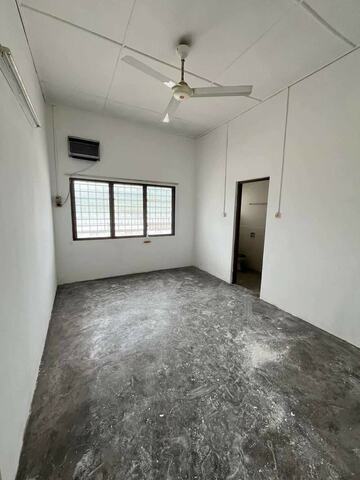 Easy Parking New Paint Semi D Single Storey Simee Ipoh Garden Canning Fair Park image