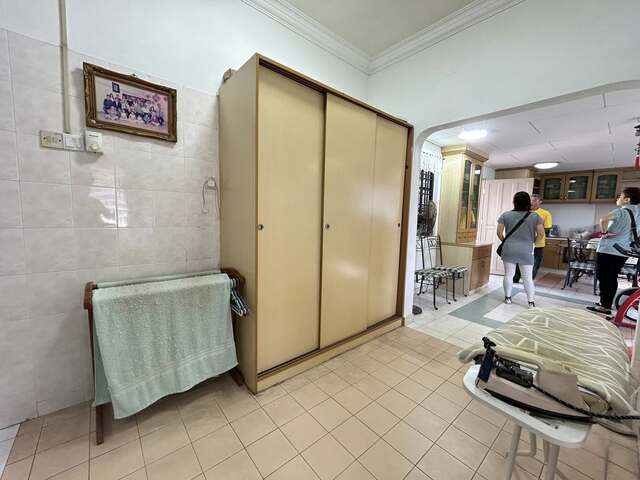Corner Single Storey Good Condition Menglembu Timur Merah Bestari Impiana Adril image
