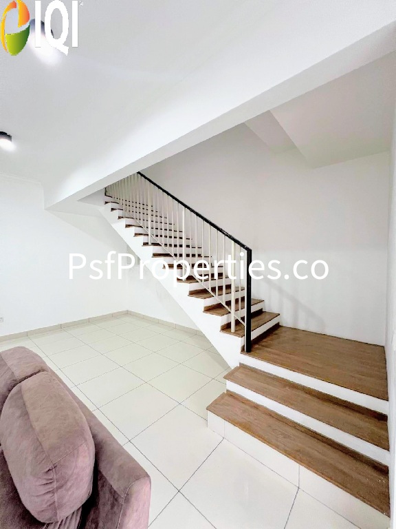 Elmina Valley 5 image