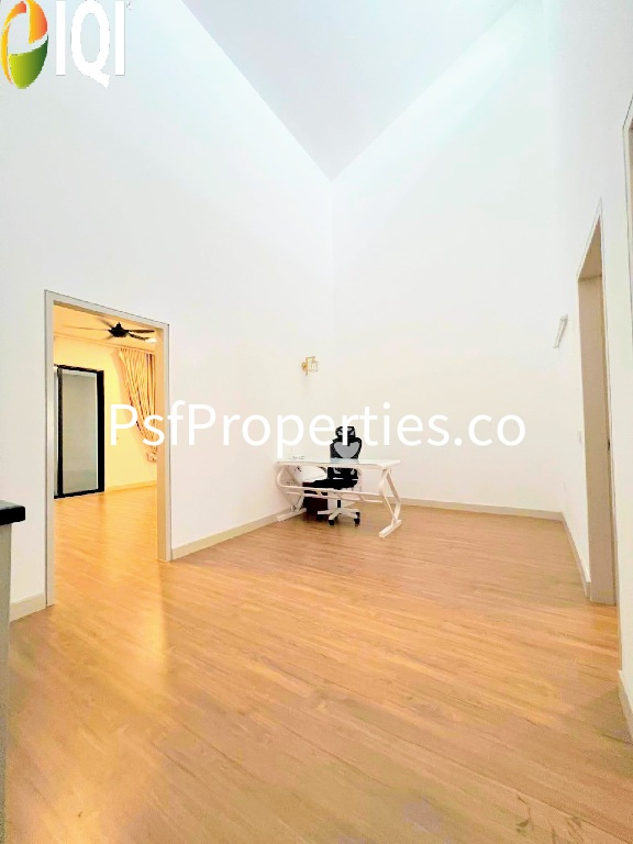 Elmina Valley 5 image