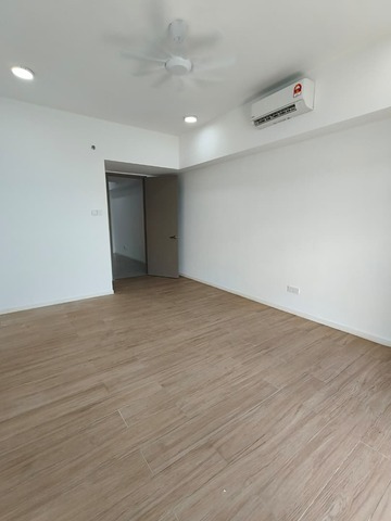 Bay Suites image