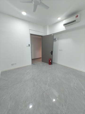 Bay Suites image
