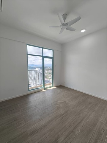 Bay Suites image