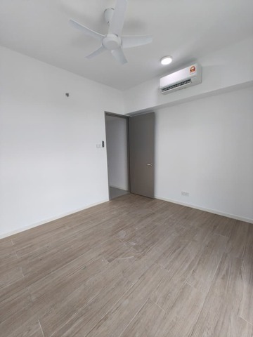 Bay Suites image