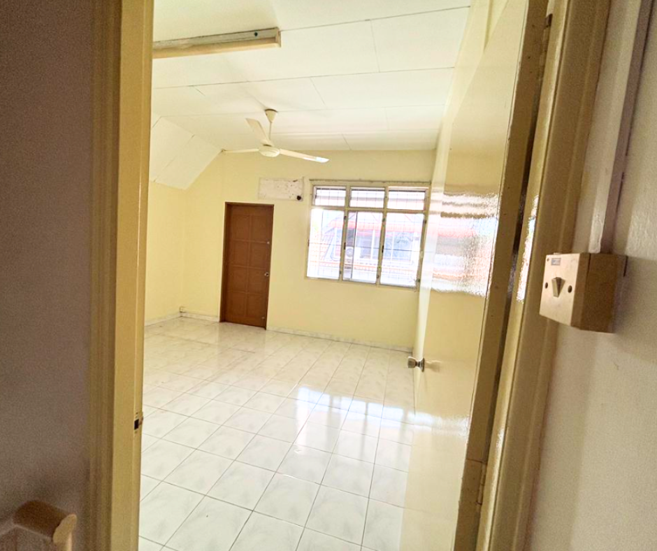 1.5 Storey Semi D House image