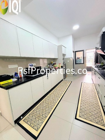 Elmina Green 4 image