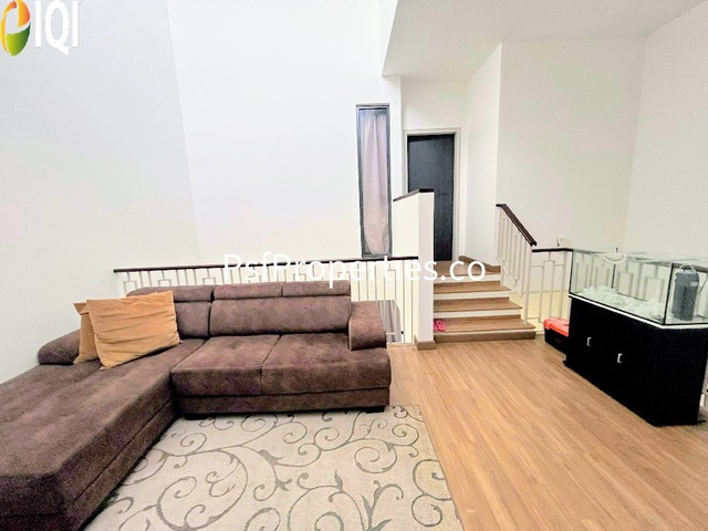 Elmina Green 4 image