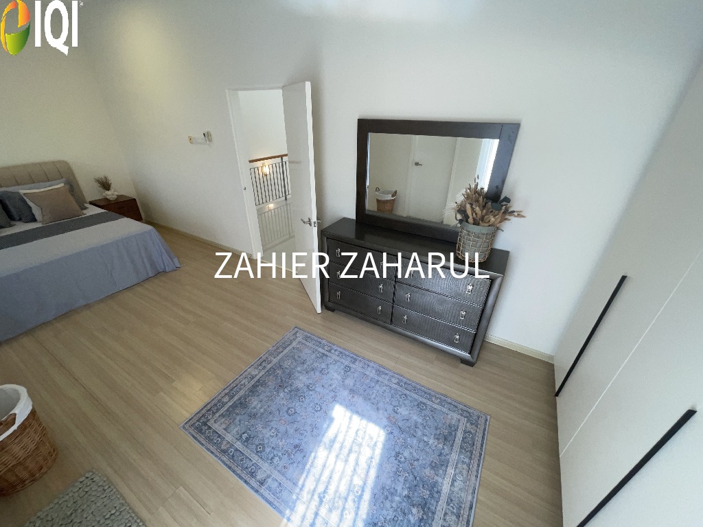 Crescent Park Townvilla image