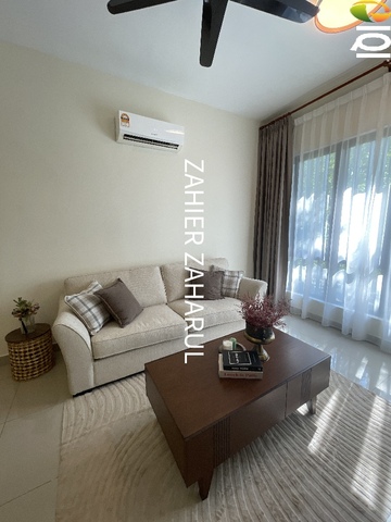 Crescent Park Townvilla image