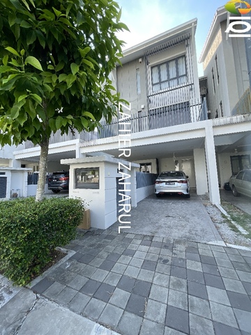 Crescent Park Townvilla image