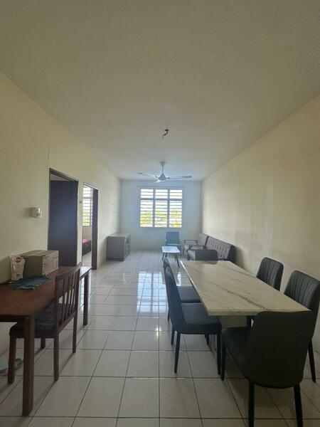 ANGKASA APARTMENT MENGGATAL