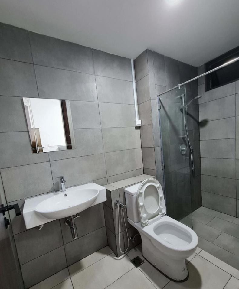 K AVENUE SODOMON image