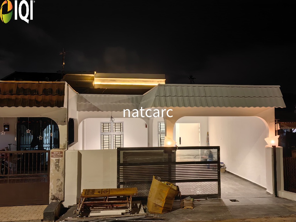 Freehold Renovated 1.5 Storey Terrace House Taman Hilir Ujong Pasir for Sale image