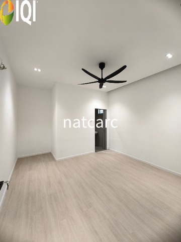 Freehold Renovated 1.5 Storey Terrace House Taman Hilir Ujong Pasir for Sale image