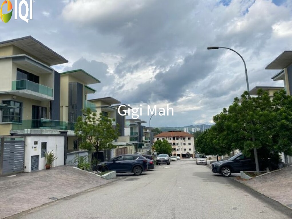 Mahkota Hills image