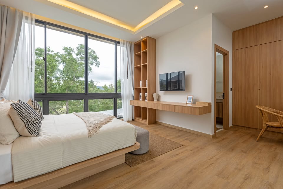 CHALONG BAY VILLAS – LUXURY LIVING NEAR THE PIER image