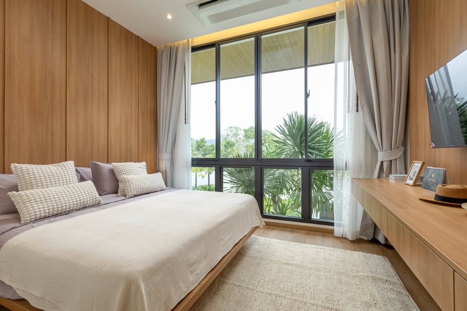 CHALONG BAY VILLAS – LUXURY LIVING NEAR THE PIER image