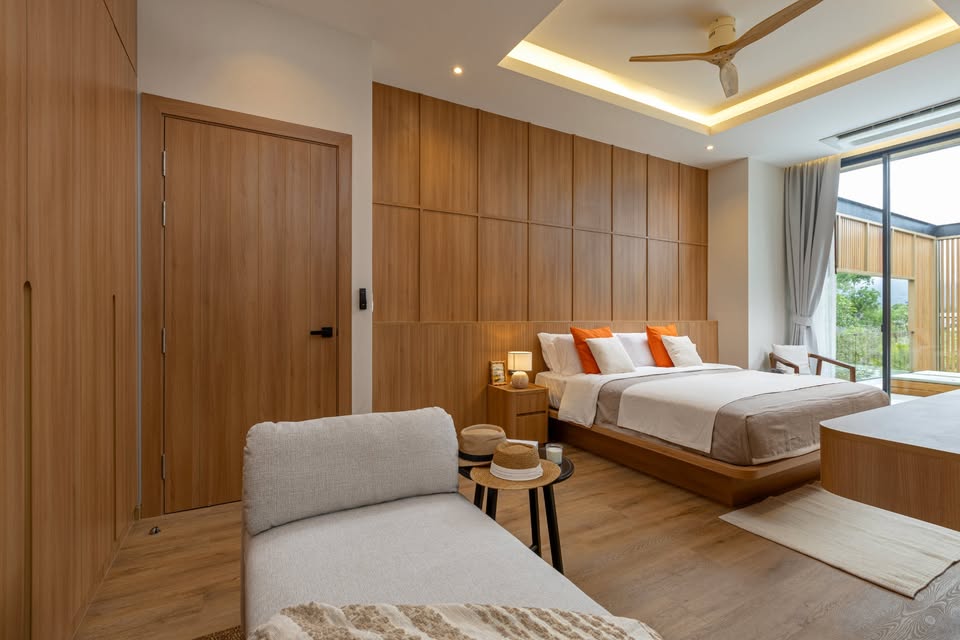 CHALONG BAY VILLAS – LUXURY LIVING NEAR THE PIER image