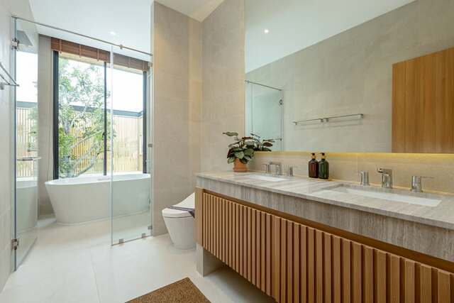 CHALONG BAY VILLAS – LUXURY LIVING NEAR THE PIER image