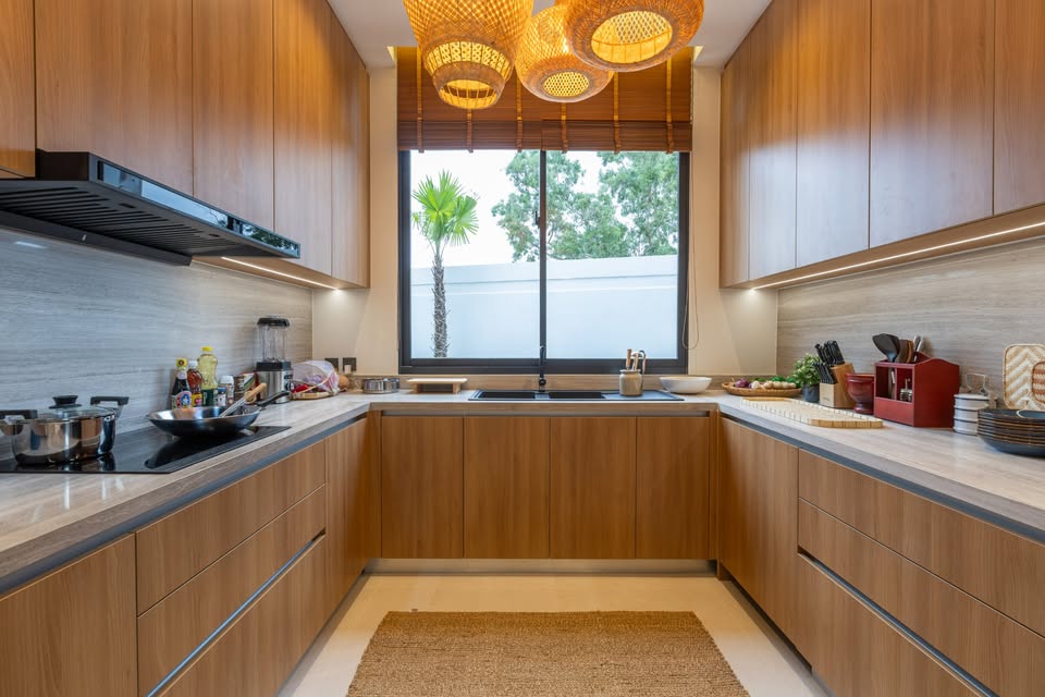 CHALONG BAY VILLAS – LUXURY LIVING NEAR THE PIER image