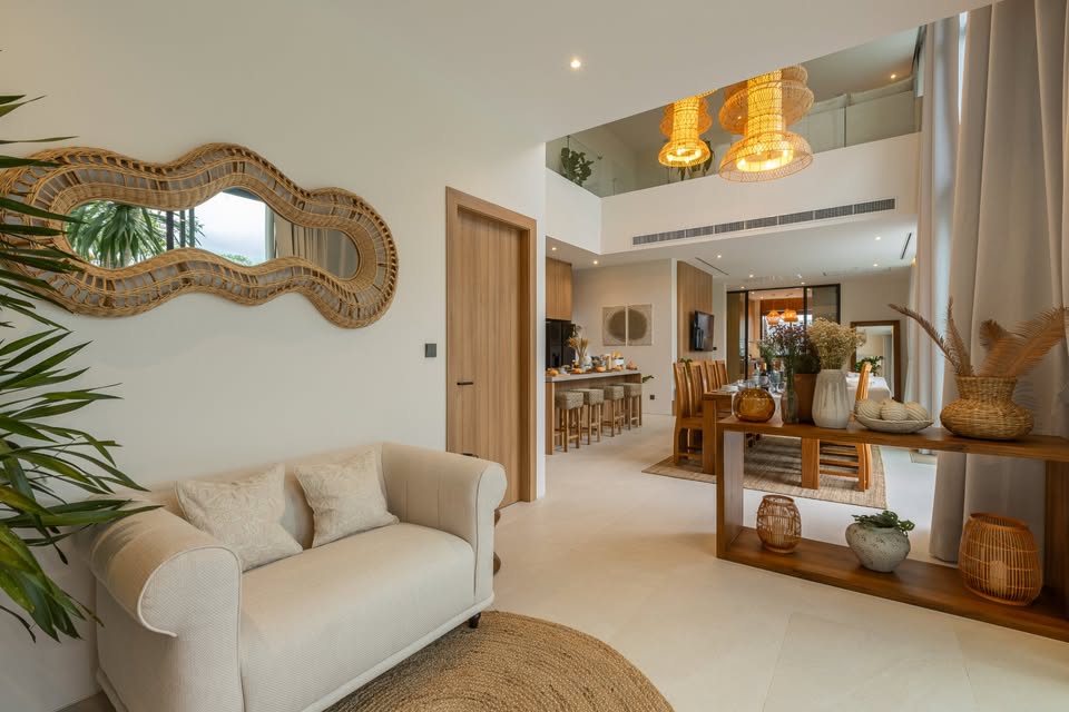 CHALONG BAY VILLAS – LUXURY LIVING NEAR THE PIER image