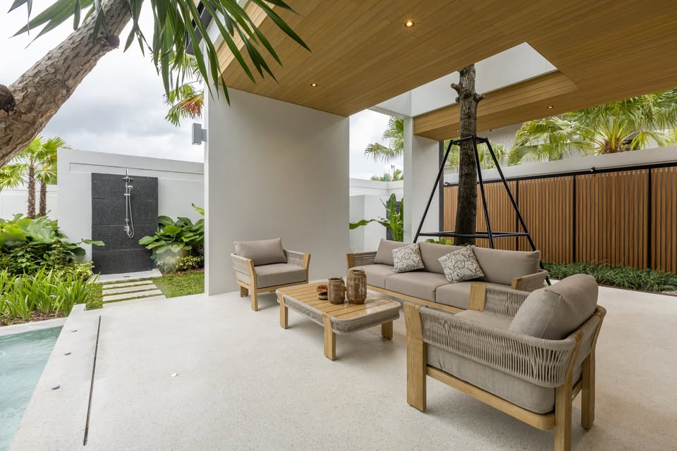 CHALONG BAY VILLAS – LUXURY LIVING NEAR THE PIER image