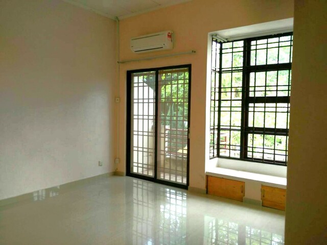 2 STY Terrace Tmn Puchong Prima LRT 🌸 WATER HEATER AIRCOND G&G FAN photo