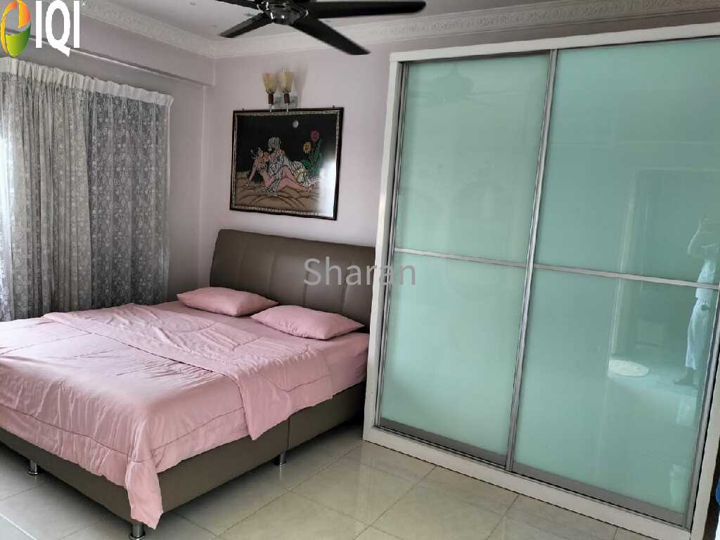 Le Chateau 2 Apartment  image