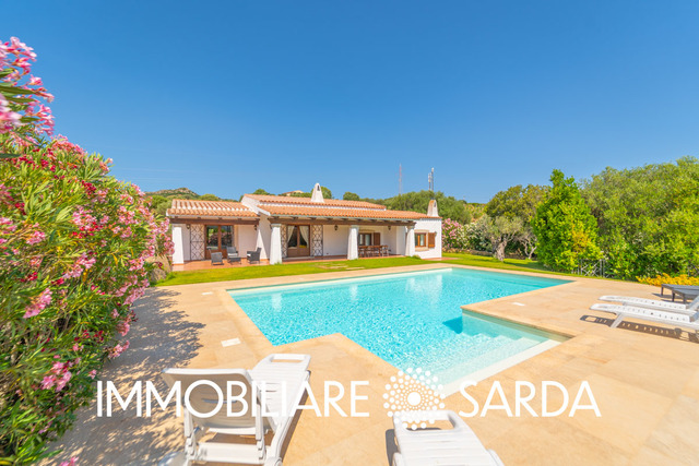 ARI-01-25 - Villa with pool set in a large park – Arzachena image