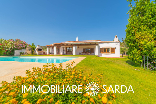 ARI-01-25 - Villa with pool set in a large park – Arzachena image