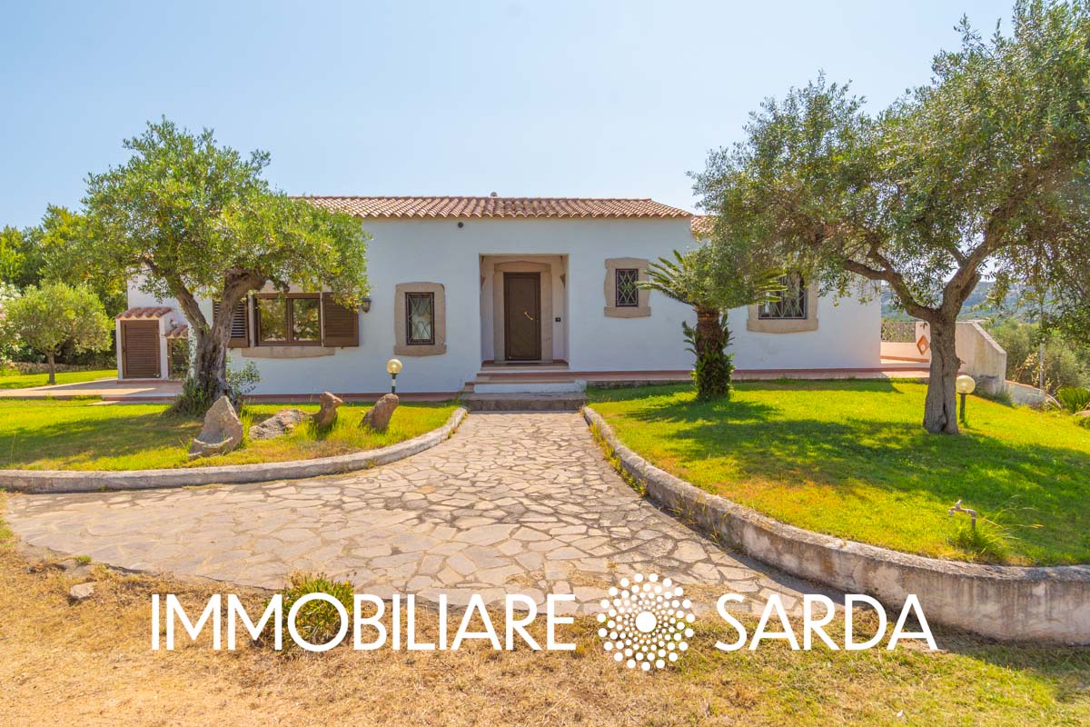 ARI-01-25 - Villa with pool set in a large park – Arzachena image