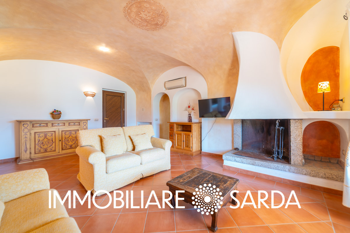 ARI-01-25 - Villa with pool set in a large park – Arzachena image