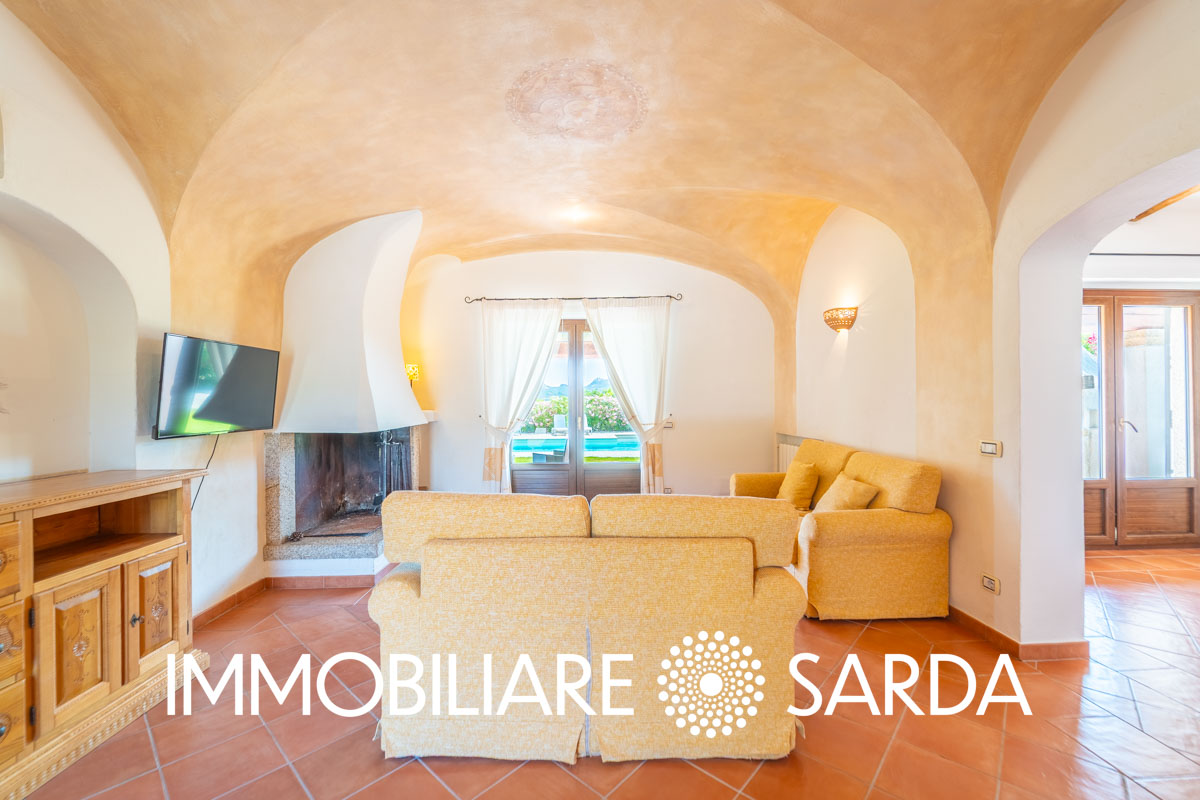 ARI-01-25 - Villa with pool set in a large park – Arzachena image