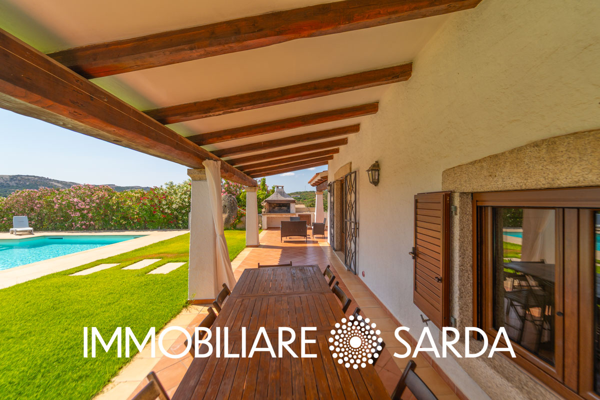 ARI-01-25 - Villa with pool set in a large park – Arzachena image