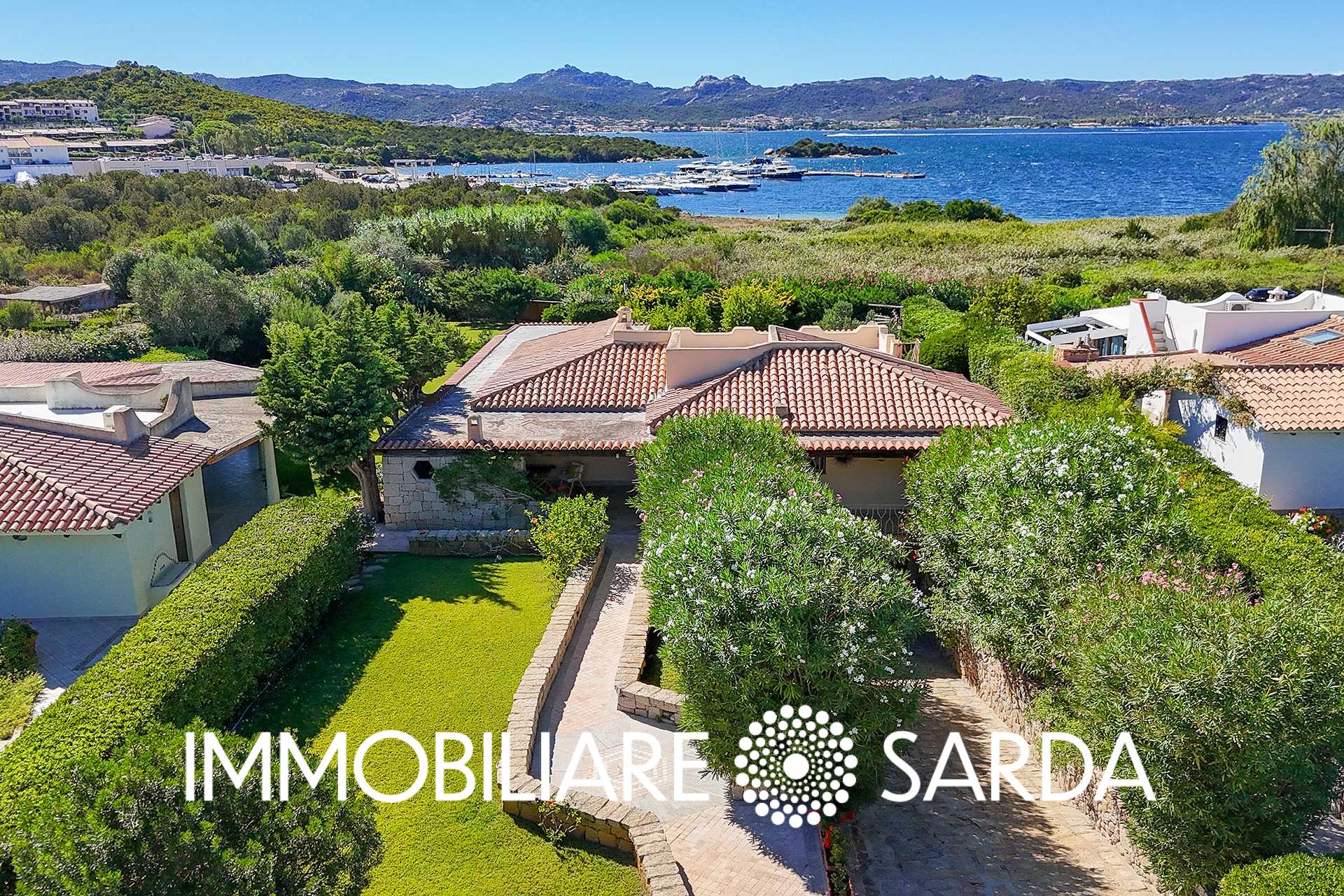 ARI-03-25 - Luxury Villa with Garden and Direct Sea Access - Baja Sardinia image