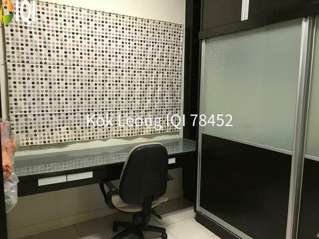 Metropolitan Square image