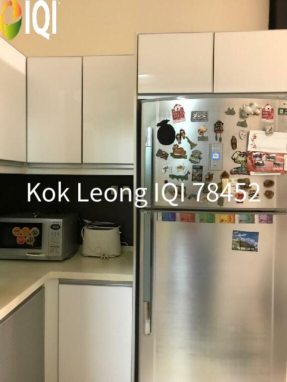 Metropolitan Square image