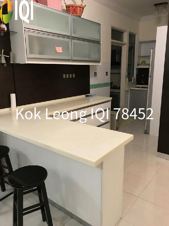 Metropolitan Square image