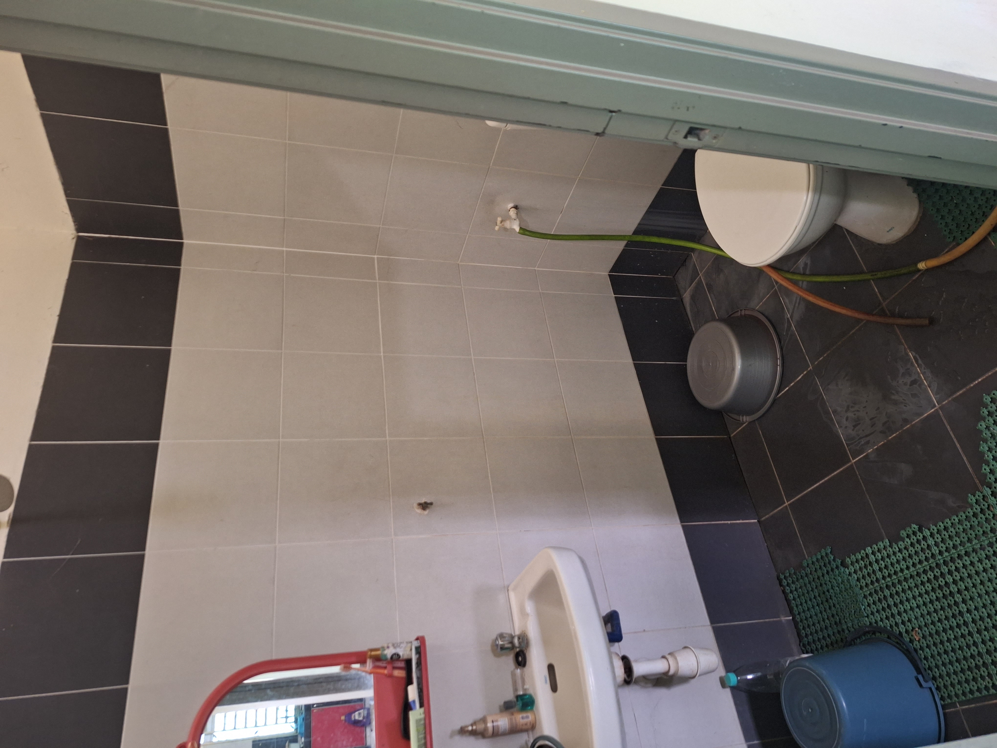 SINGLE STOREY SEMI -D image