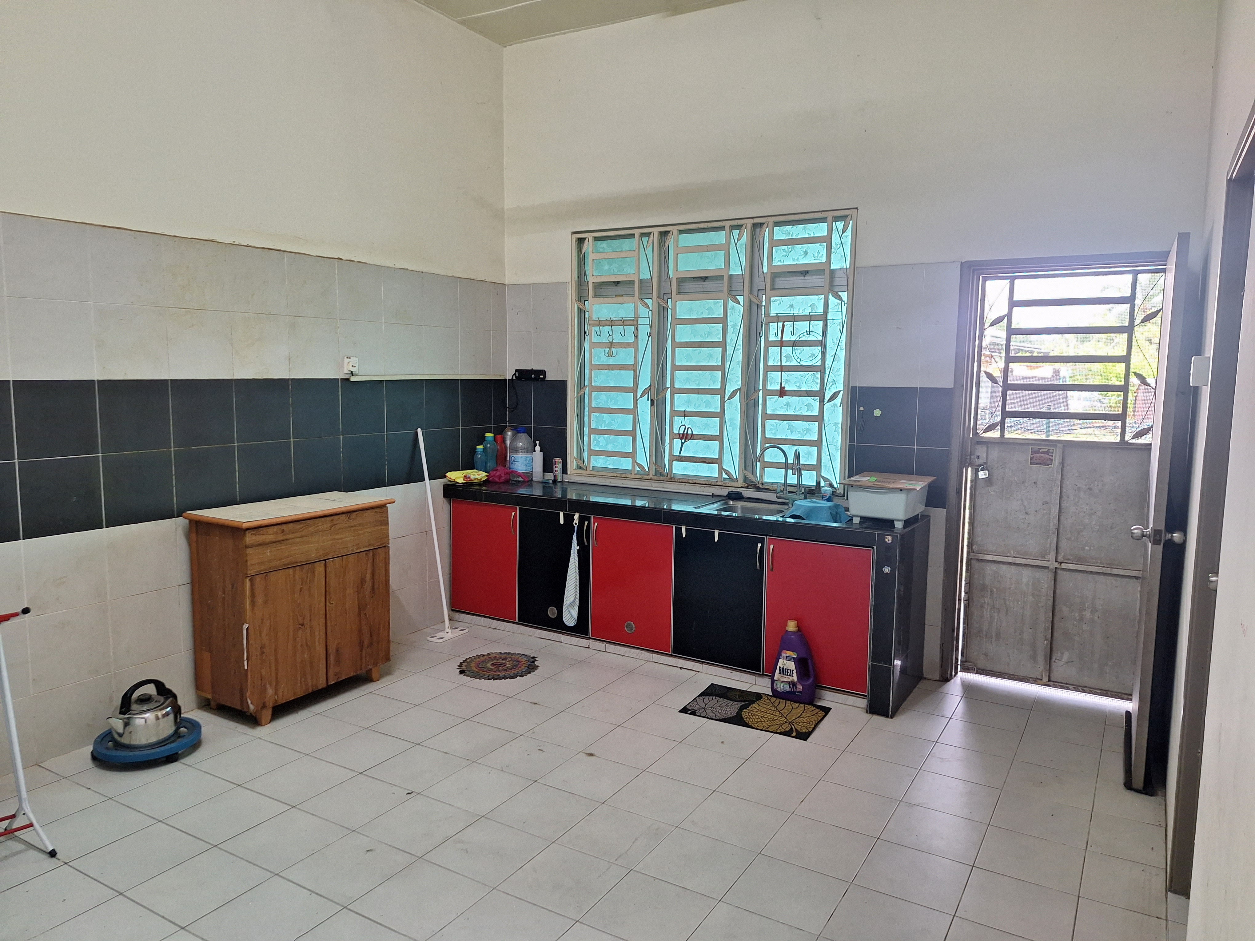 SINGLE STOREY SEMI -D image