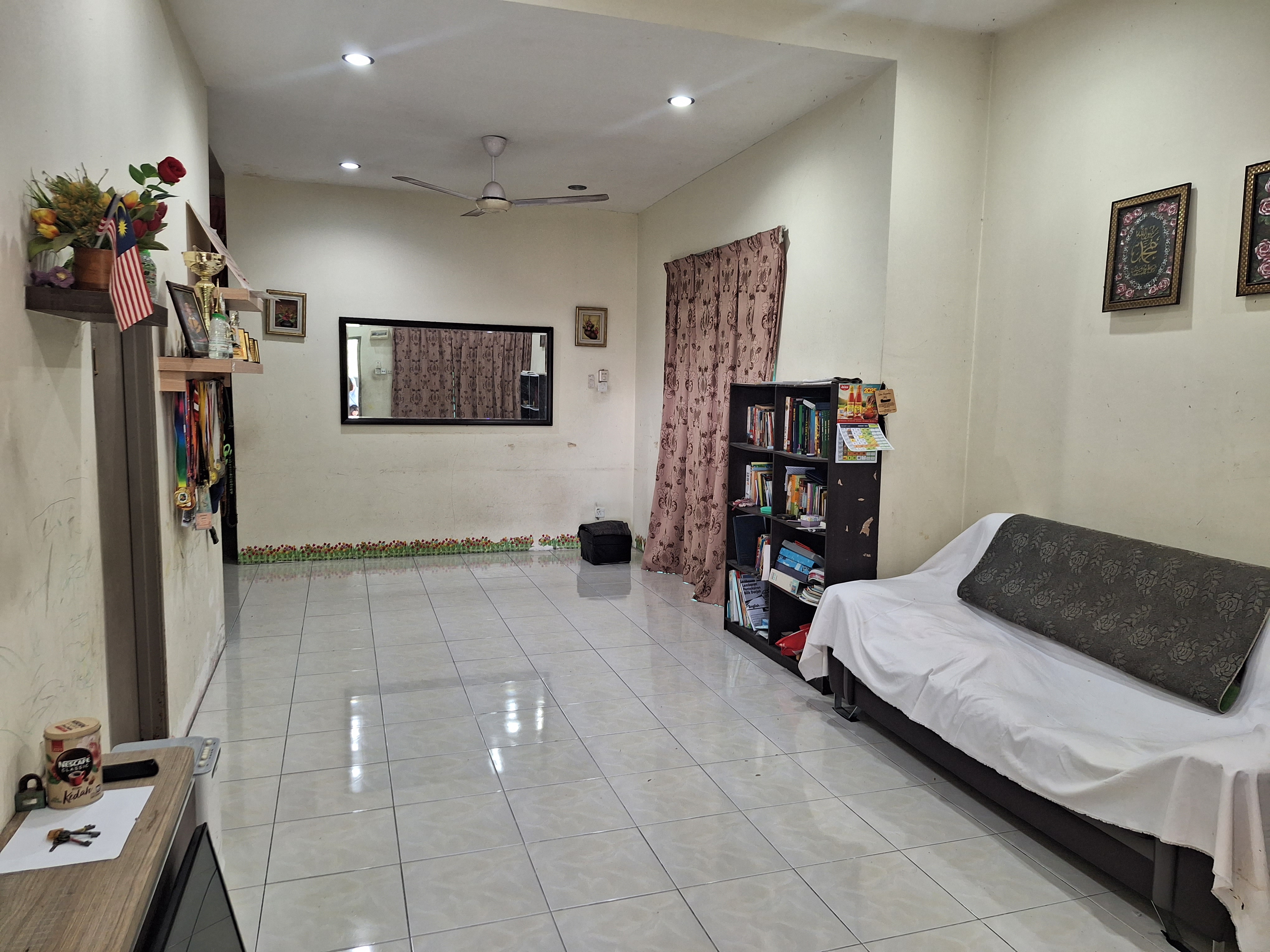 SINGLE STOREY SEMI -D image