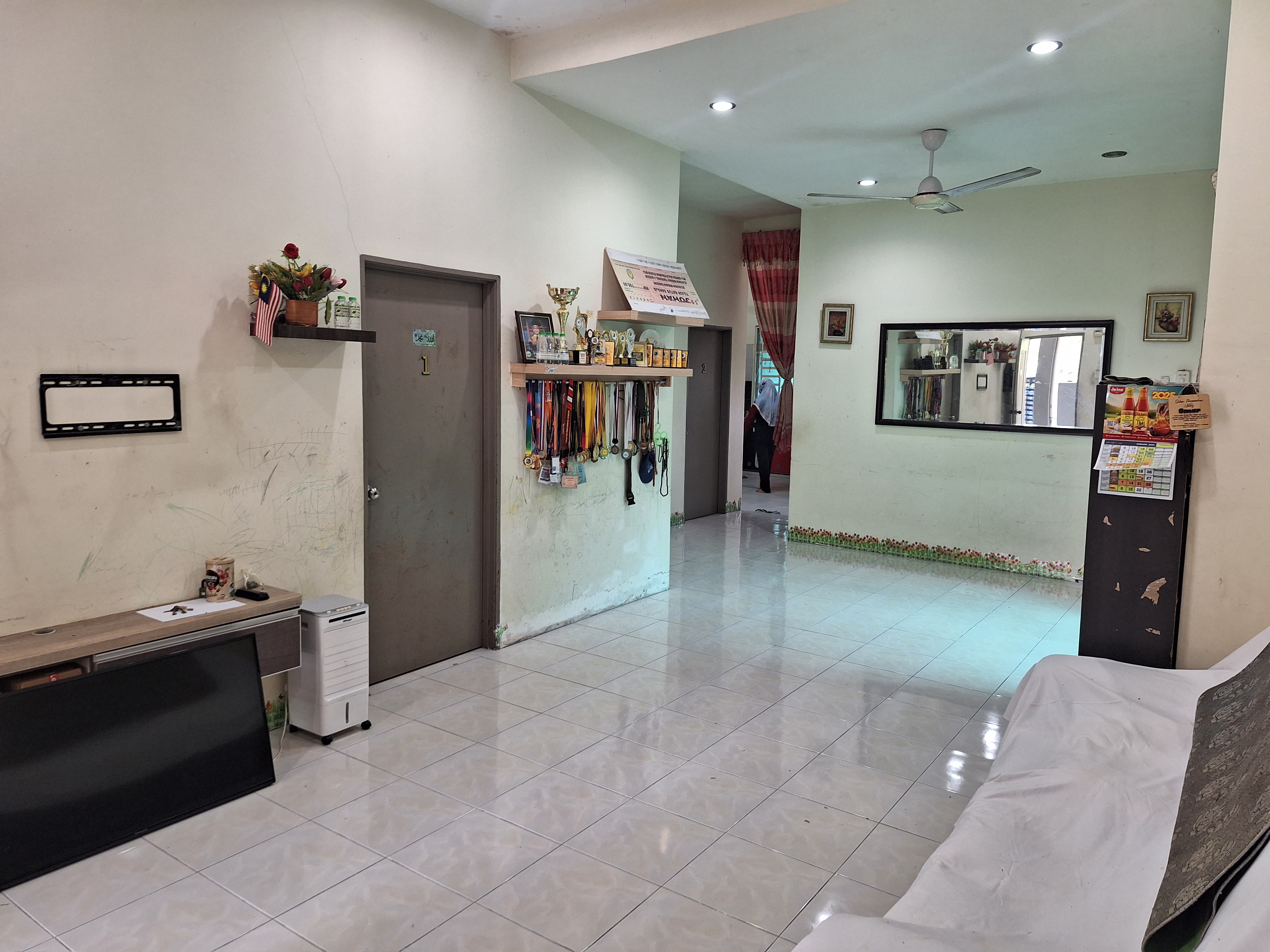 SINGLE STOREY SEMI -D image