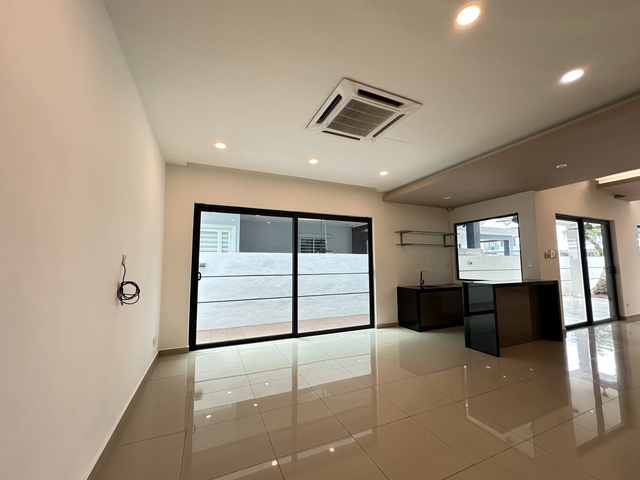 Ambang Botanic 2 image