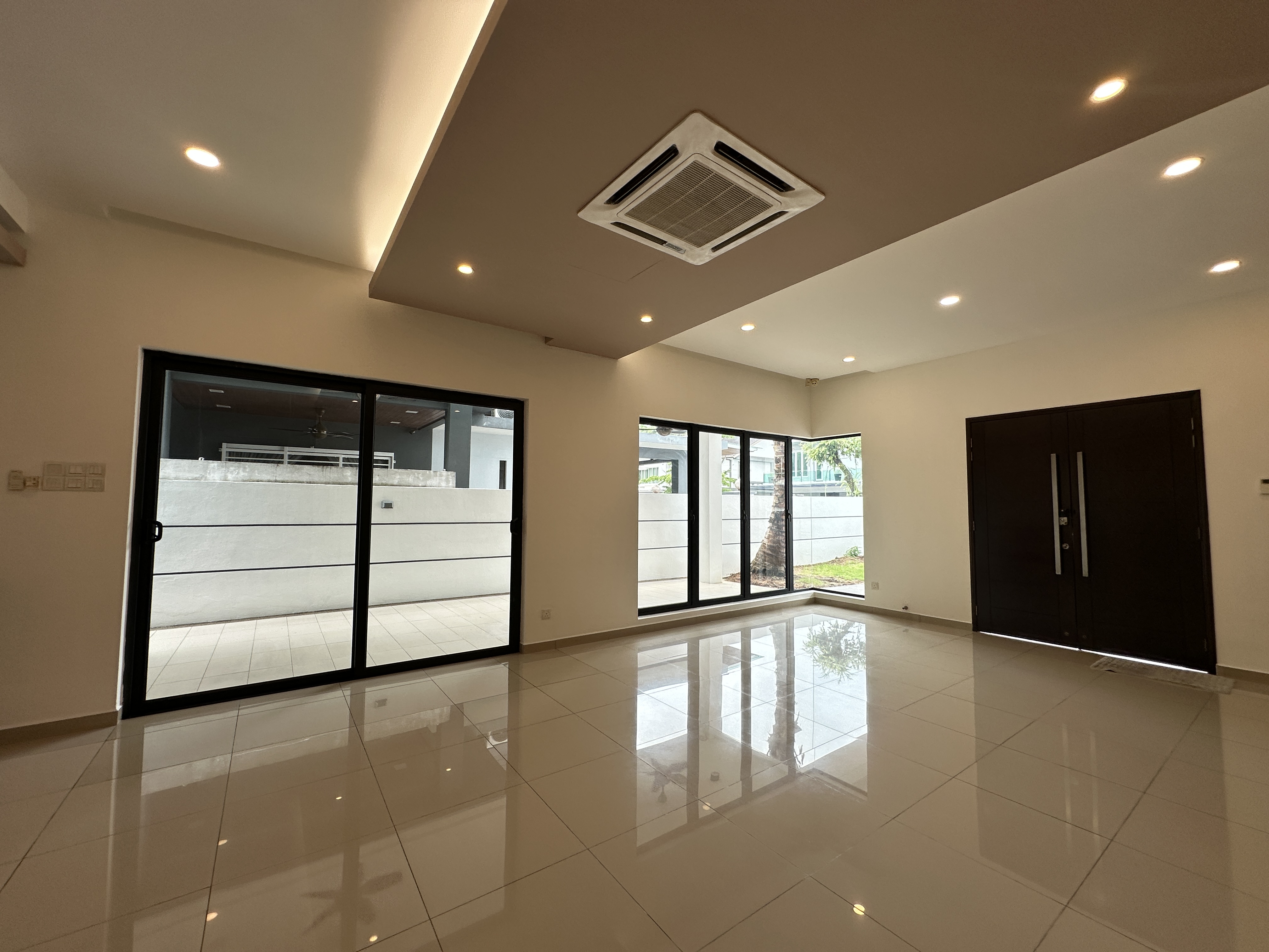 Ambang Botanic 2 image