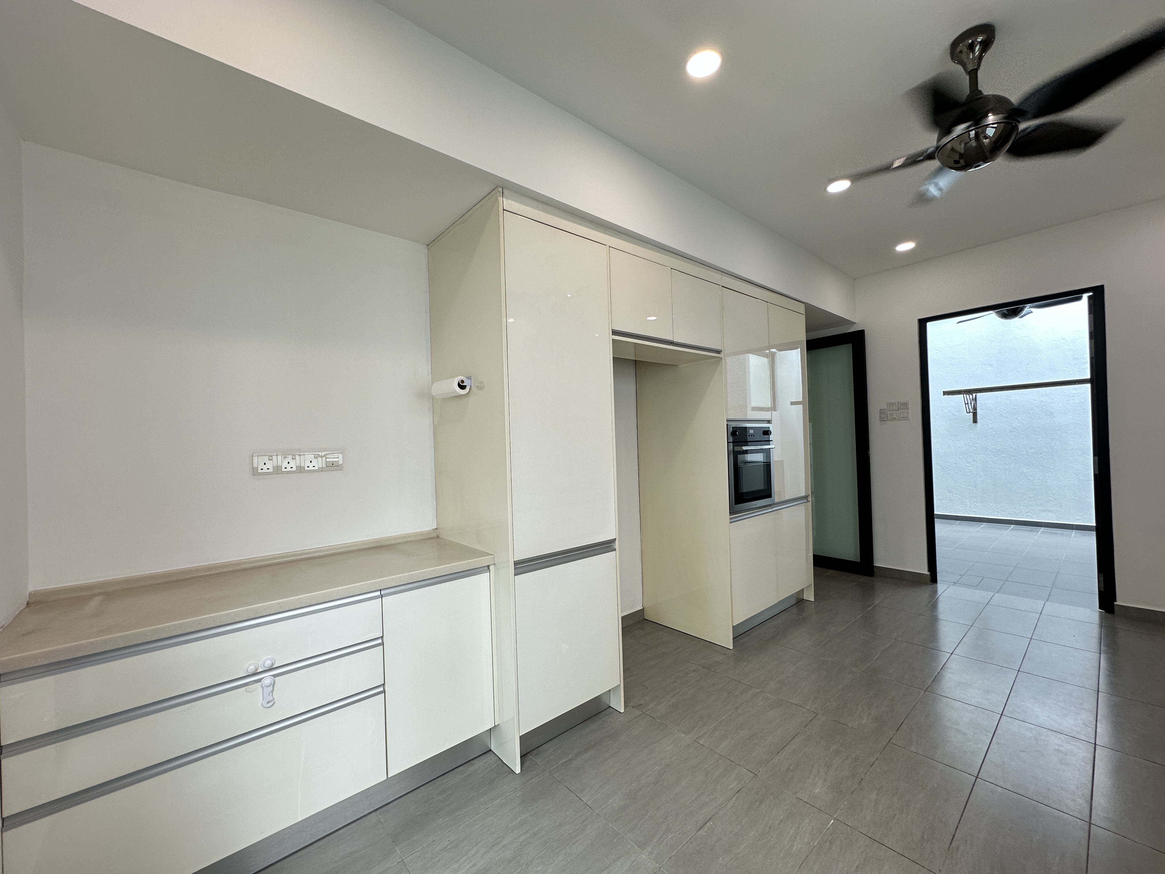 Ambang Botanic 2 image