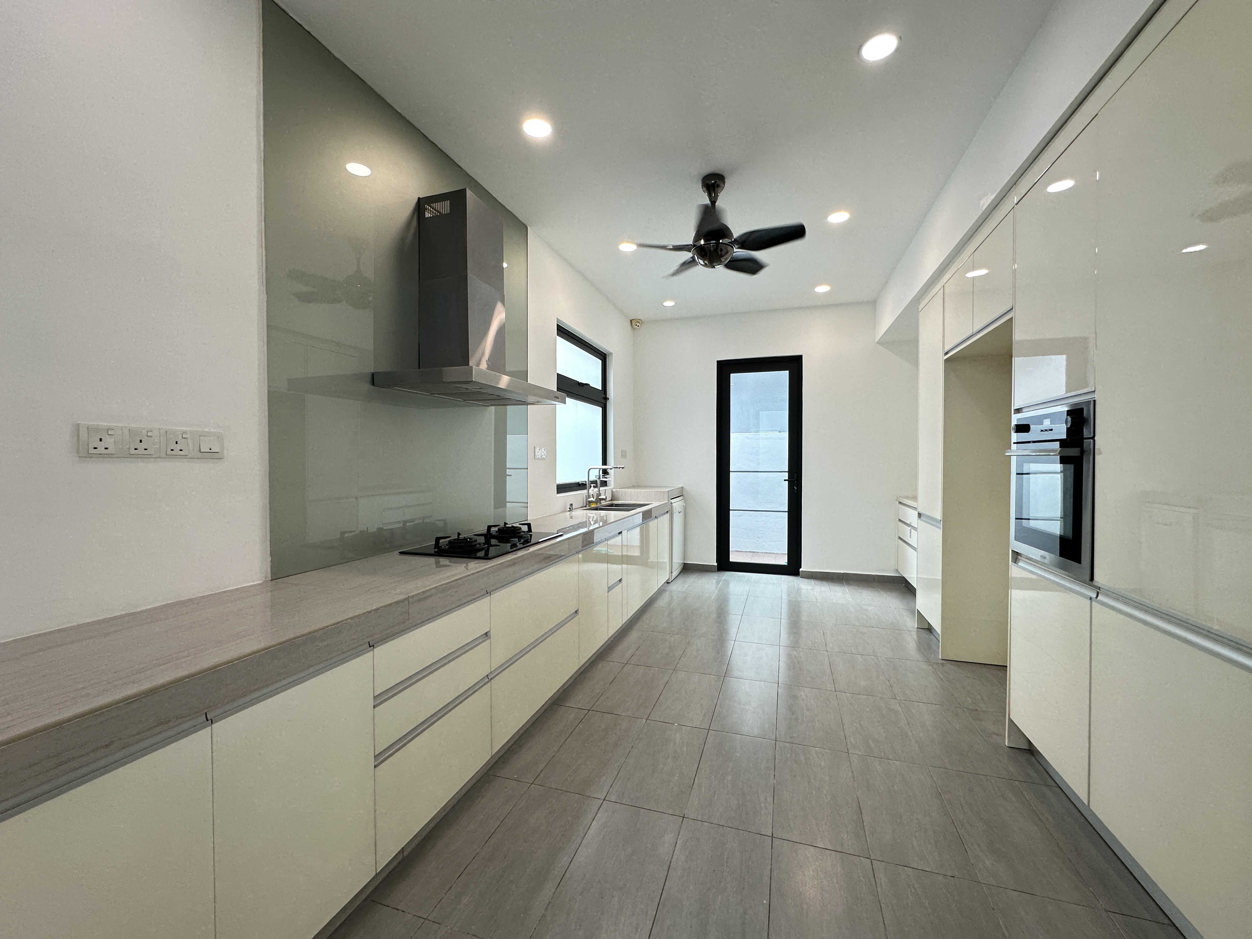 Ambang Botanic 2 image