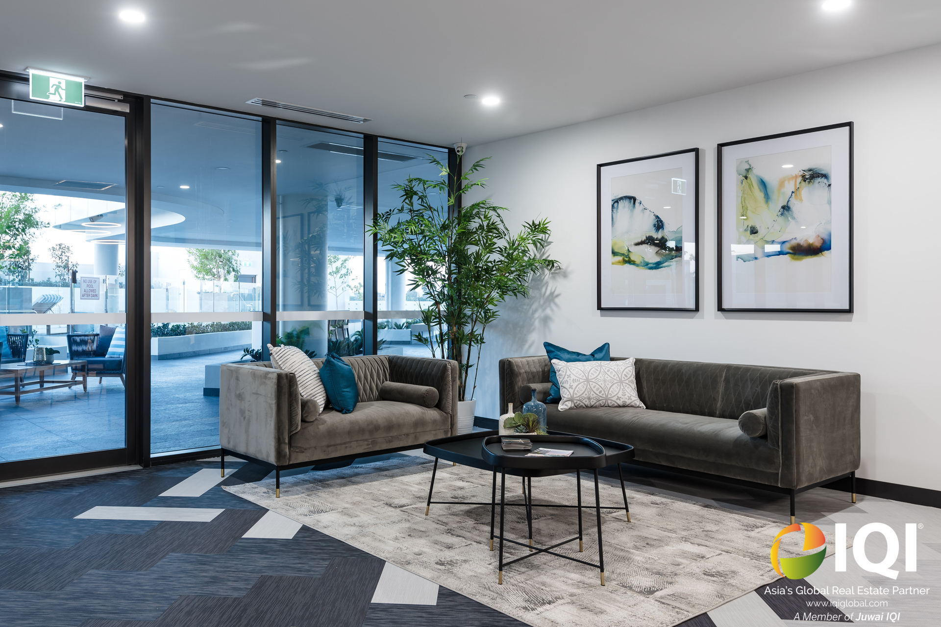 Sophisticated Urban Living with Sunrise Views image