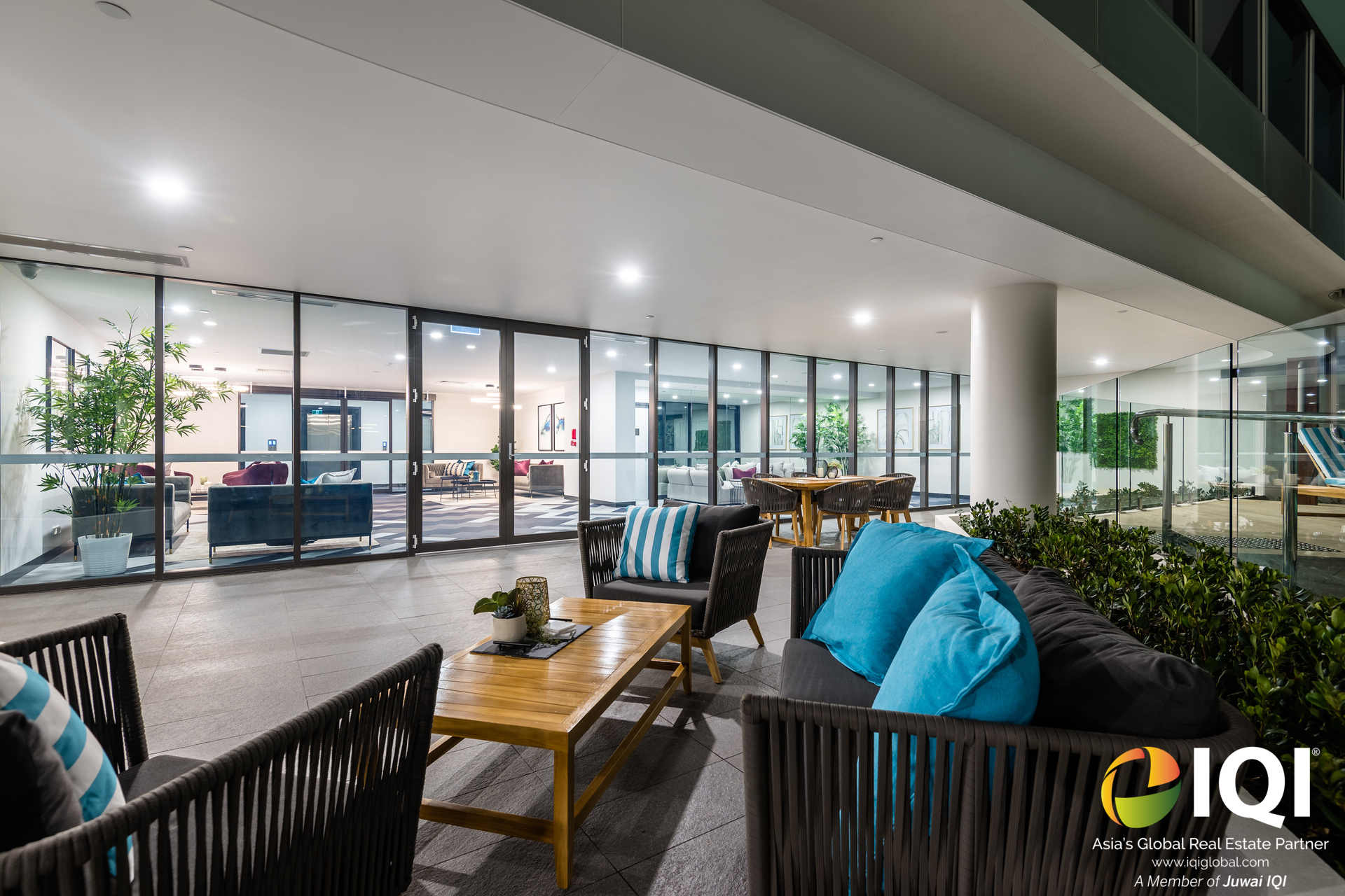 Sophisticated Urban Living with Sunrise Views image