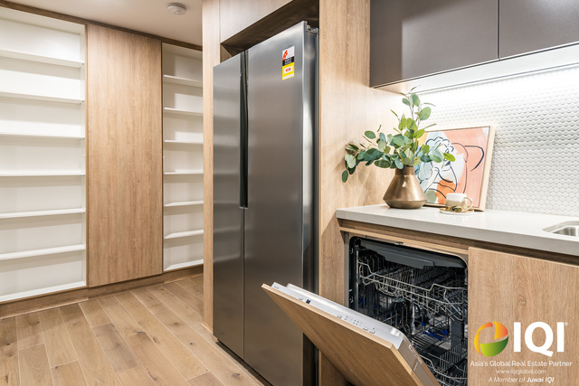 Live In The Beautiful Burswood Suburb Today! image